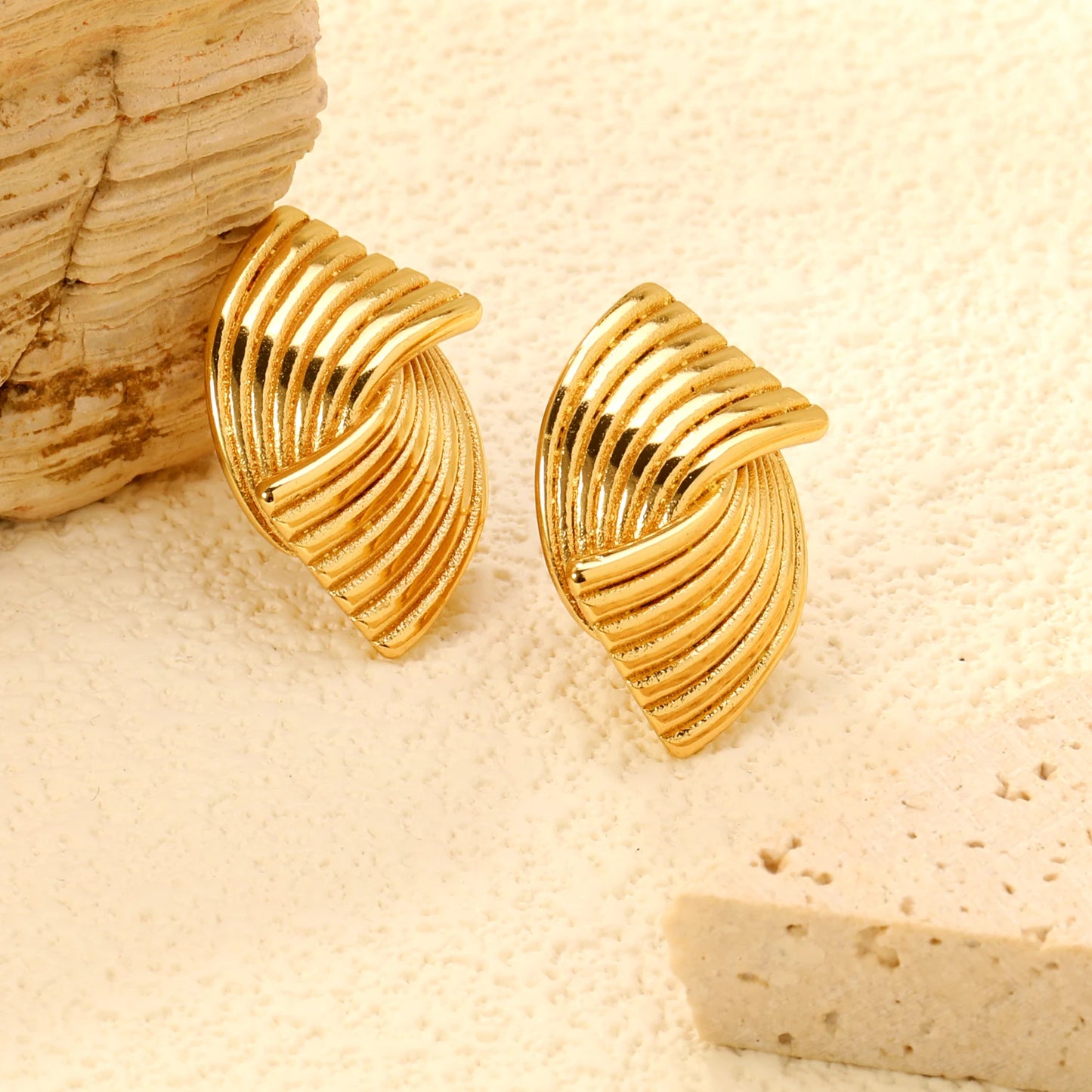 Aretes Estilo Dorado