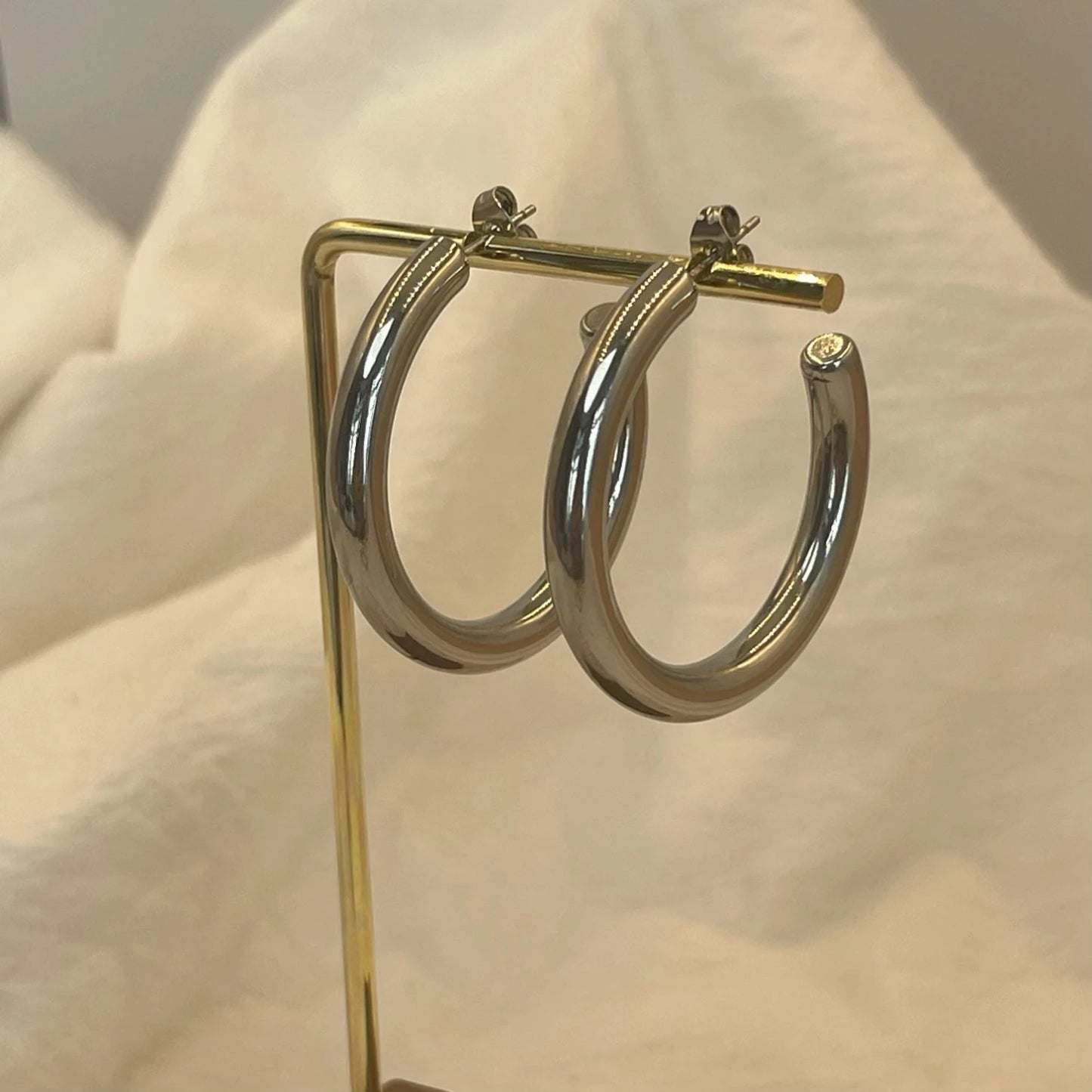 Aretes Clásicos Dorados y Plata