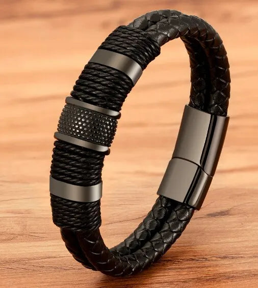Pulsera de Cuero Trenzado Negro con detalles Metálicos