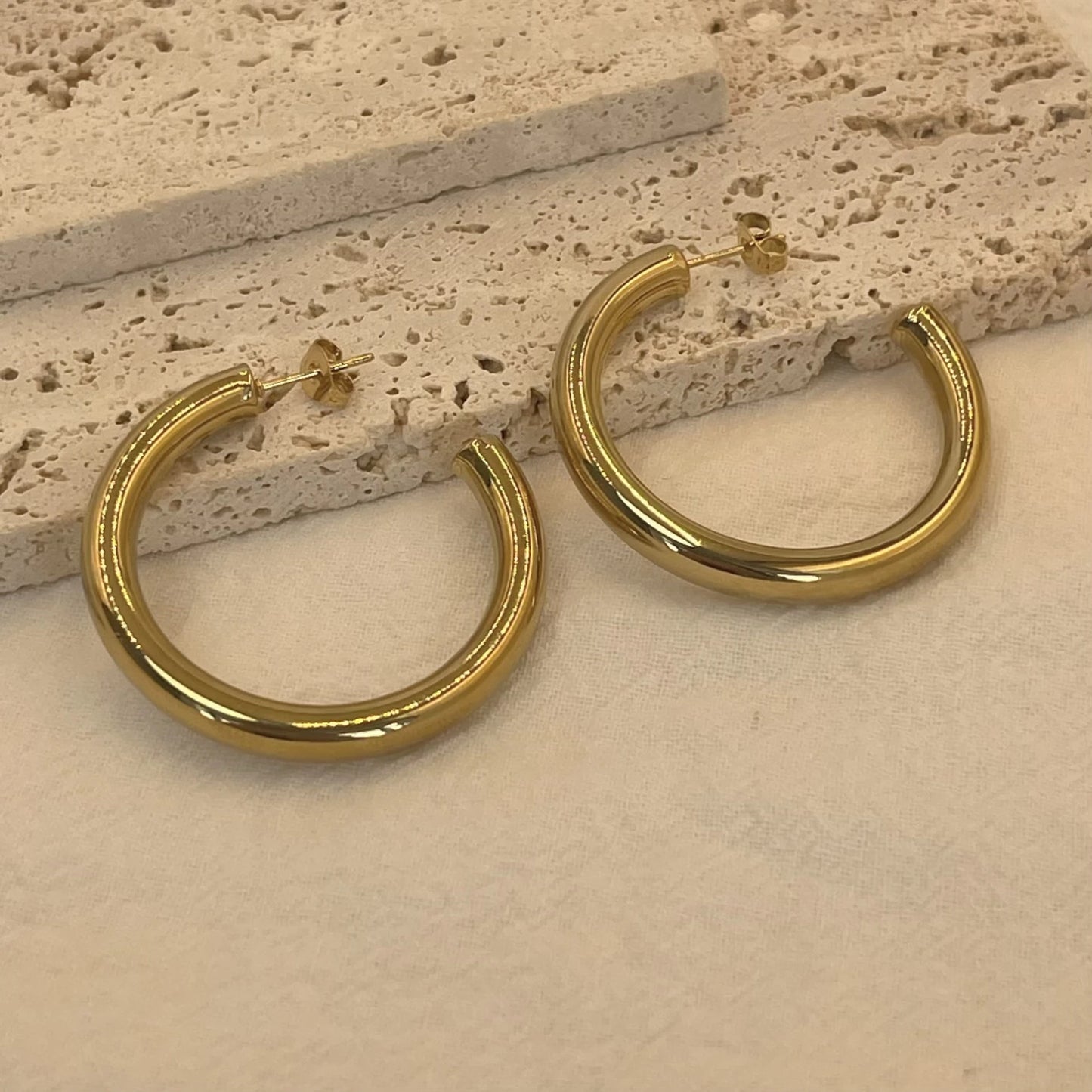 Aretes Clásicos Dorados y Plata