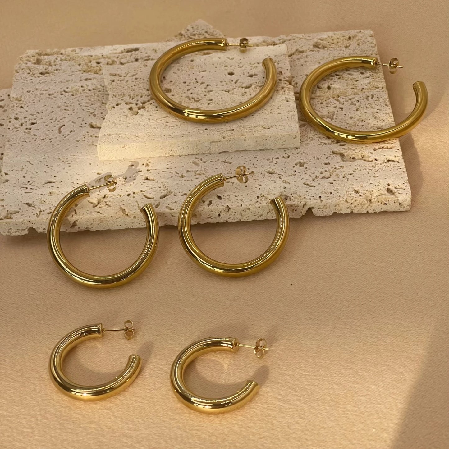 Aretes Clásicos Dorados y Plata